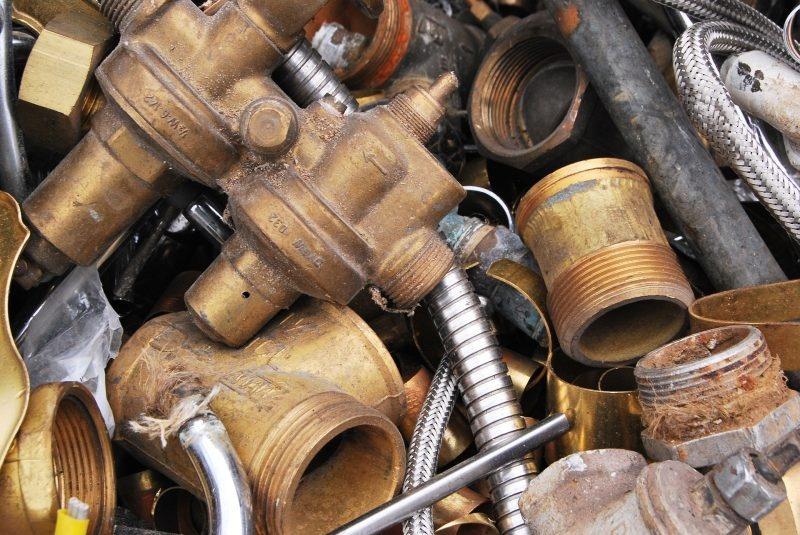 Riduzione costi riciclando l'ottone per produrre materiale per idraulca.